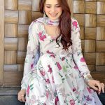 Aima Baig Instagram - عید مبارک 💕 @lxmofficial