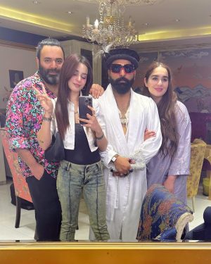 Aima Baig Instagram - Iftaar at my fav @iamfahadhussayn 

Thankyou Fahad, ily you are a great host, although i almost missed it 🙏🤷‍♀️❤️

#myra i couldnt find your insta 🥺