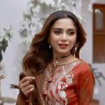 Aima Baig Instagram - As the leaves fall and the air gets cooler, I’m falling in love with Asim Jofa’s ‘Rania’ Collection. These rich colors, intricate prints, and lavish embroidery have me spellbound. 🍁 @asimjofa @iamasimjofa #AsimJofa #IWearAsimJofa #RaniaPreWinterCollection #AsimJofaEssentials #EmbroideredCollection #RaniaPreWinter #JofaPrints #AJEssentials #Unstitched #PrintCollection #AimaBaig #Fashion #Trending