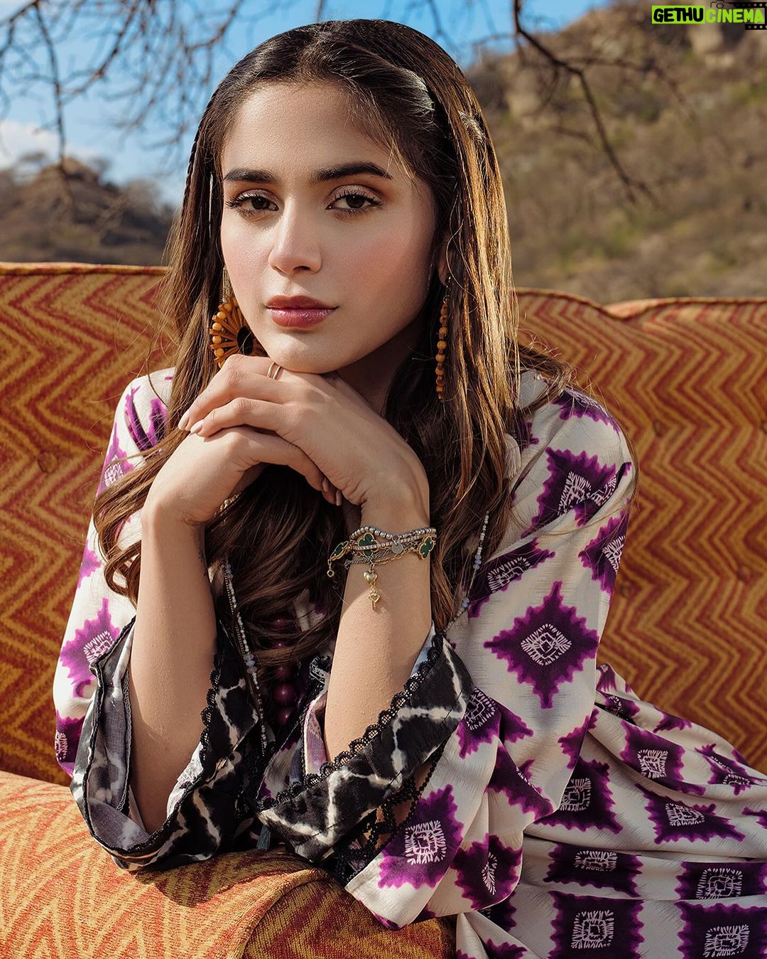 Aima Baig Instagram - READY TO WEAR – SPRING SUMMER Dive into spring with majestic prints, bright colour palettes & chic silhouettes from our Ready To Wear – Spring Summer colletion. Launching 22nd Feb online | 23rd Feb in-stores #sapphire #sapphirepk #sapphirepakistan #sapphireonline #sapphirereadytowear #readytowear #readytowearspring