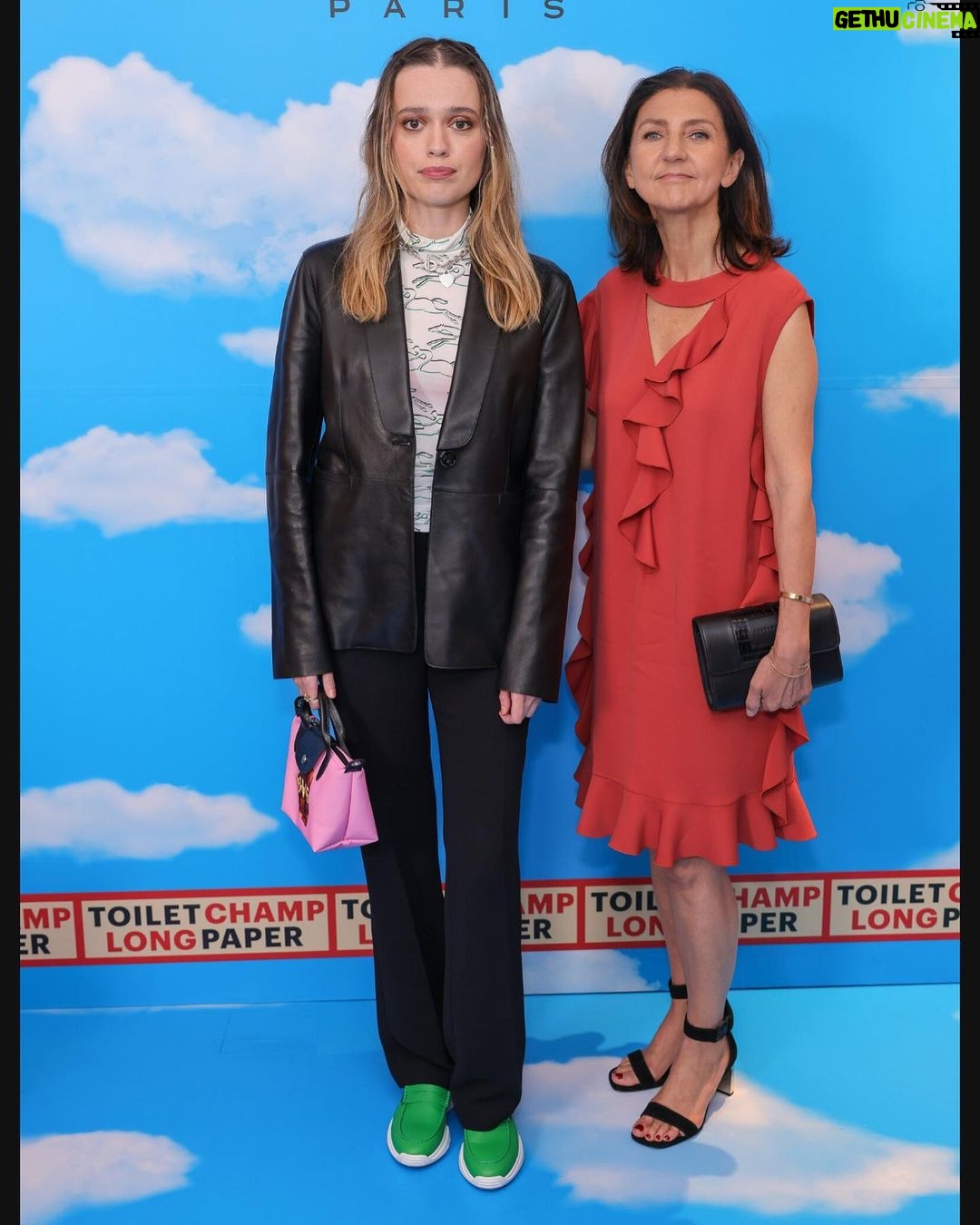 Aimee Lou Wood Instagram - Merci @longchamp and @toiletpapermagazineofficial for taking us to the clouds last night. @longchamp longchamp #longchampxtoiletpaper Thanks to genius @society_makeup