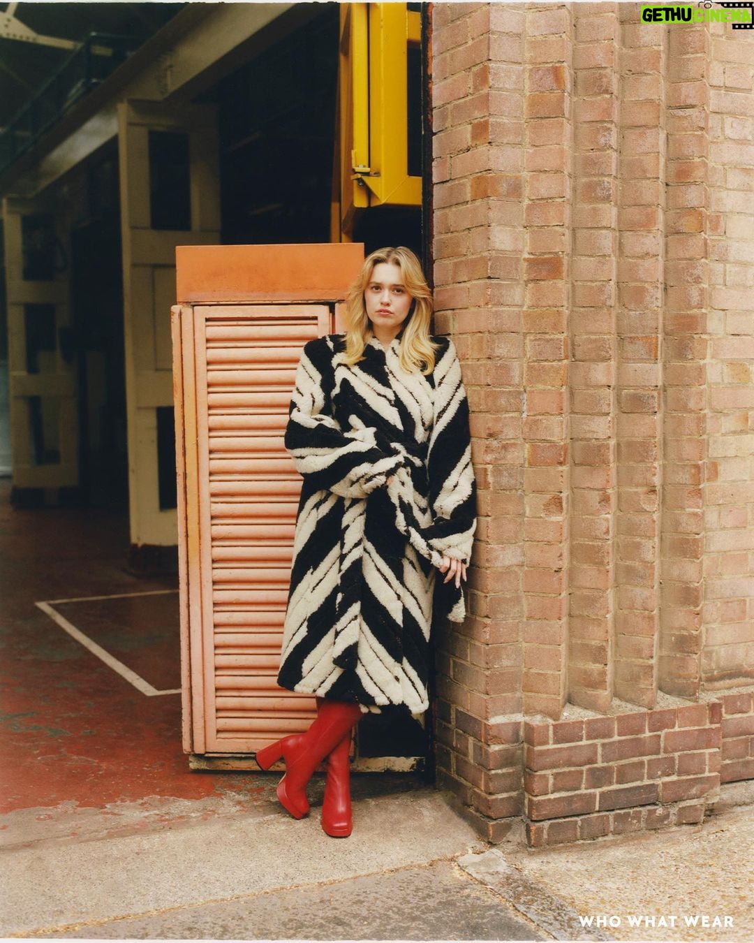 Aimee Lou Wood Instagram - @whowhatwear.uk photos. Find the chat on their website ✨ It’s the FIFTH time @joshsmithhosts has interviewed me. I think we should aim for 100. @whowhatwear.uk Photographer: Laura McCluskey / @lauramccluskey Photography Assistants: Connor Egan / @connortegan and Nadine Scarlett / @scarlettsnaps_ Stylist: Remy Farrell / @remyfarrell Styling Assistant: Florrie Alexander / florriealexander Hairstylist: Bjorn Krischker / @bjornkrischker at The Wall Group using Sebastian Professional Makeup Artist: Emily Wood / @emilywoodmakeup Manicurist: Ami Streets / @amistreets Executive Creative Director: Alexa Wiley / @awiley_creative Editor in Chief: Hannah Almassi / @hannahalmassi Producer: Samantha Obalim / @samie_obalim Writer: Josh Smith / @joshsmithhosts @premierpersonalpr