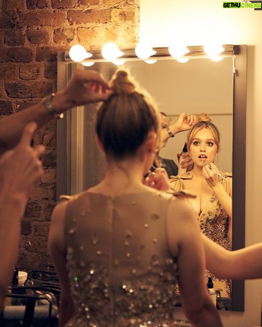 Aimee Lou Wood Instagram - For @bazaaruk I had a chat with @amesdk whilst I got ready. Then @mrbertiewatson took me for pint and a photoshoot. @georgenorthwood @emilywoodmakeup @leithclark @danielaagnello