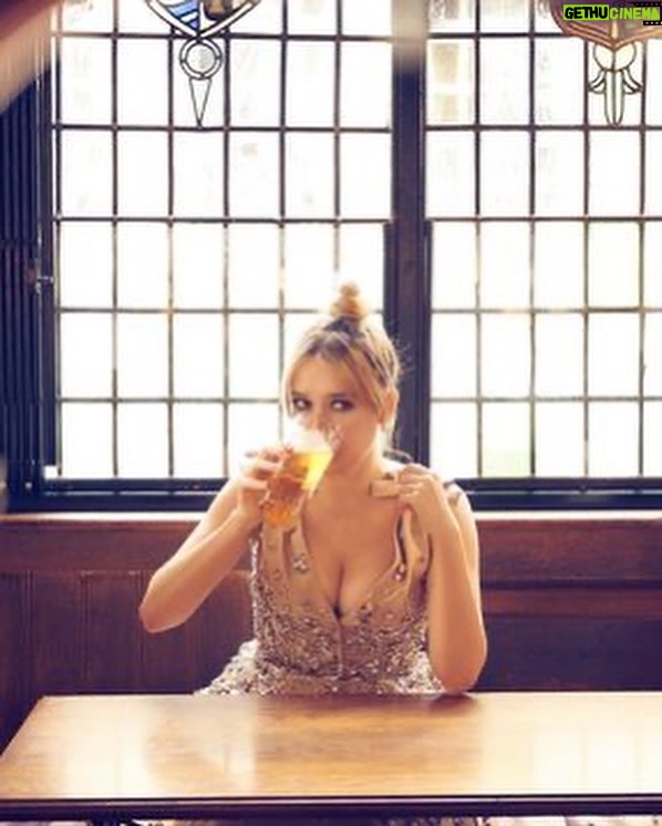 Aimee Lou Wood Instagram - For @bazaaruk I had a chat with @amesdk whilst I got ready. Then @mrbertiewatson took me for pint and a photoshoot. @georgenorthwood @emilywoodmakeup @leithclark @danielaagnello