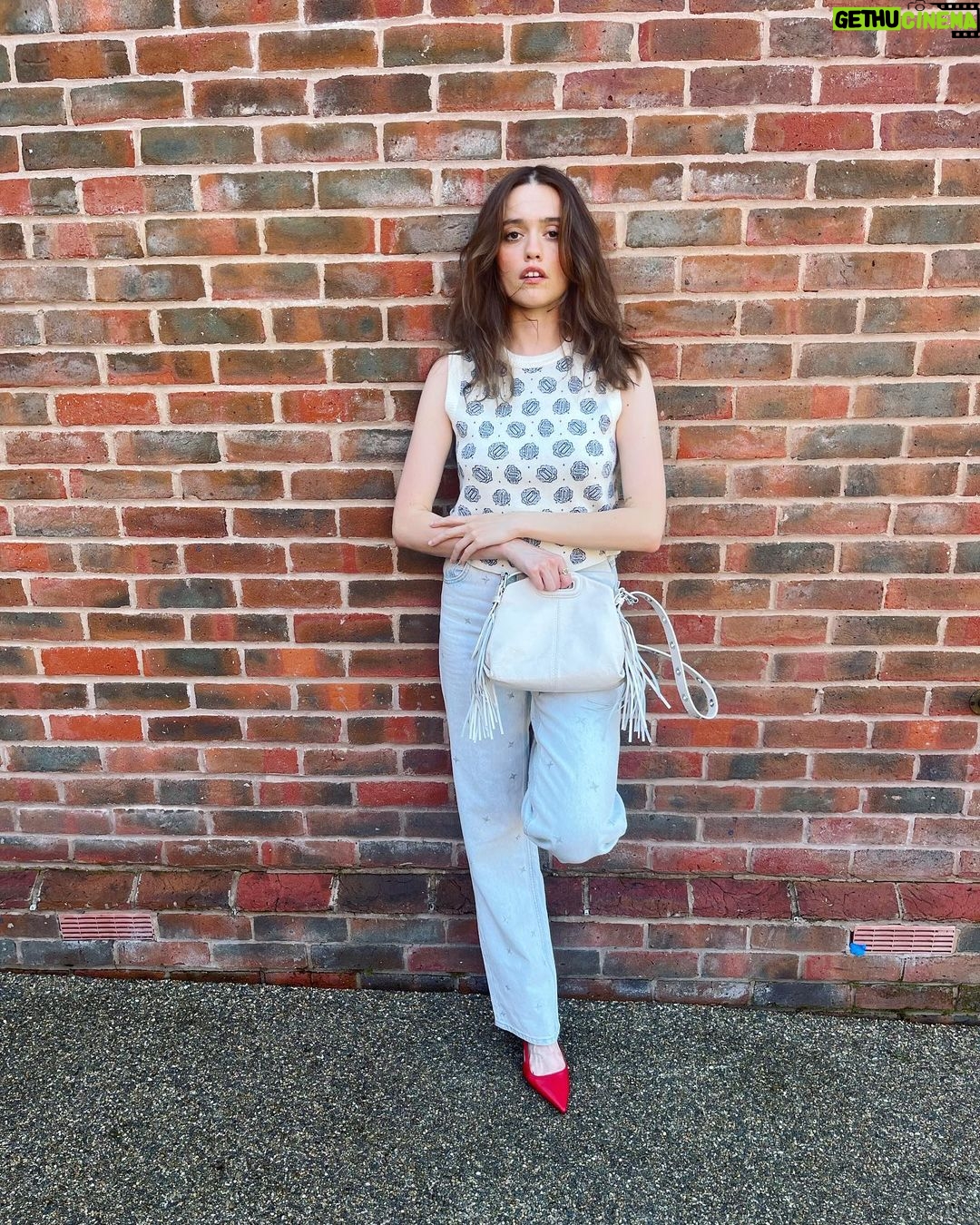 Aimee Lou Wood Instagram - 💙Maje-ic #MajeMissM
#MajeGirls
@majeparis