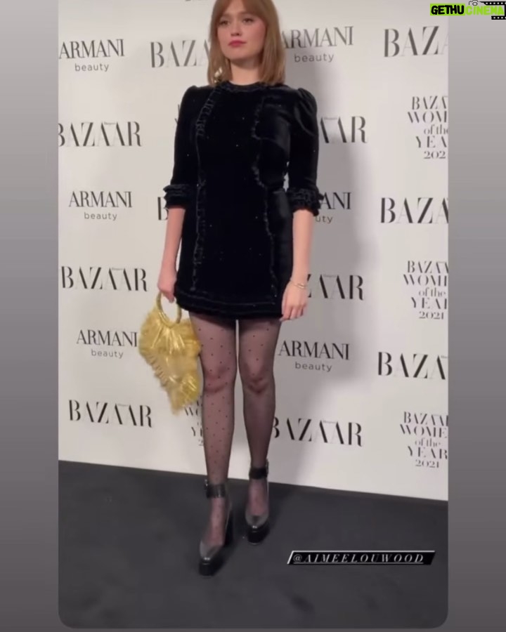 Aimee Lou Wood Instagram - GORGEOUS NIGHT WITH GORGEOUS PEOPLE. Thank you @bazaaruk for inviting me to present a thoroughly deserved award to the truly incredible @somasara. Met so many of my heroes my heart was bursting and it kinda hurt. But in a nice way. So special to experience it with my effervescent and radiant best friend @belzyday Claridge’s