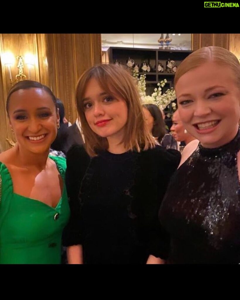 Aimee Lou Wood Instagram - GORGEOUS NIGHT WITH GORGEOUS PEOPLE. Thank you @bazaaruk for inviting me to present a thoroughly deserved award to the truly incredible @somasara. Met so many of my heroes my heart was bursting and it kinda hurt. But in a nice way. So special to experience it with my effervescent and radiant best friend @belzyday Claridge’s