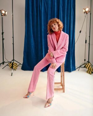 Aimee Lou Wood Instagram - LOVED THIS SHOOT FOR @thelaterals ✨ Helena Vibes 

Photos by @alexingramphoto 
Styling by @davidoutthere 
Hair by @liztaw 
Makeup by @emilywoodmakeup 
Photo assistant @nathanrichardsstudio
Fashion assistant @bethanyferns 
Interviewed by @burnlikecinders 
Editor @bryankjins 
Special thanks @publiceyecomms