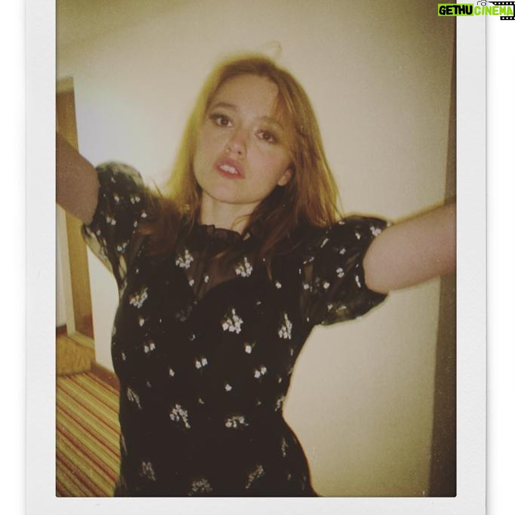 Aimee Lou Wood Instagram – @emmalanestylist @emilywoodmakeup