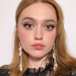 Aimee Lou Wood Instagram - @emmalanestylist @emilywoodmakeup @margauxstudios @erdem