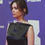 Aimee Lou Wood Instagram - Free the nipple… And the back. Also, I’ve just discovered these slo mo videos so bear with the spam. WELL DONE ON YOUR MUCH DESERVED WIN @shaunthomas97 💖 And @lollyadefope and @klayzeflaymz you were truly PERFECT. Loved hanging out with treasured sibling @asabopp