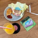 Aimyon Instagram - おっは〜🧃 7月4日までにアルバムを予約すると、 甲子園ワンマンライブの先行応募券と レコード型コースターがもらえるそうです。 むちゃんこ可愛い。かなりお気に入り。 私昔からミニチュアとか、なんか小さくなっちゃった！みたいなの好きやな〜🐶