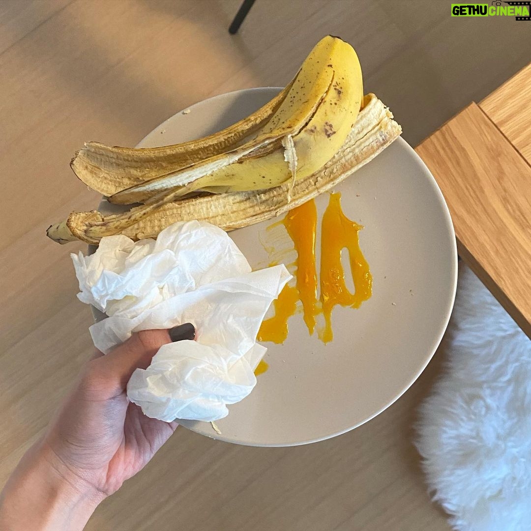 Aimyon Instagram - 曲を作ったり作るのやめたり 鶏肉揚げたり煮詰めたりしてる日々です。 みんなはどう?昨日とか、告った? 告られたー??