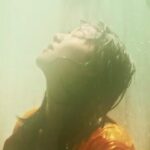 Aimyon Instagram - 「裸の心」MV FULL ver.公開です。 ・ ・ ・ 【MOVIE】 Director: / Camera : Tomokazu Yamada Camera 1st : Yamato Sugimoto Steadicam : Taro Kimura Grip : Naoki Tanikawa Light : Koushiro Ueno Light 1st : Shohei Nakagawa Stylist : Chie Ninomiya Hair&Make : Masaki Sugaya Transport : Jyunichiro Ikuta/OKOME Making : Akari Eda Colorist : Toshiki Kamei (Cutters Studios Tokyo) Online Editor : Shunsuke Endo Production Manager : Shun Ikeda Producer : Takashi Sugai / Takanobu Oki
