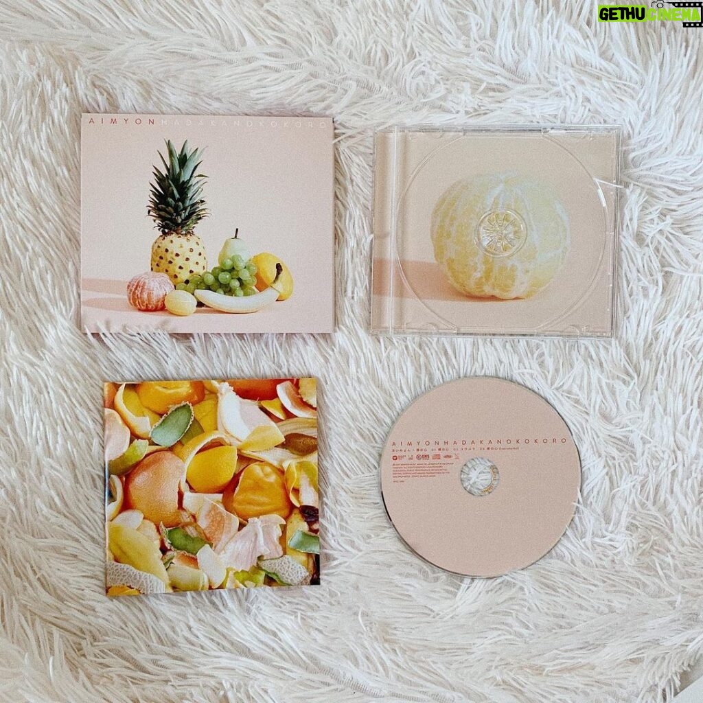 Aimyon Instagram - 10th Single 「裸の心 / ユラユラ」 本日発売です。あーうれしい。