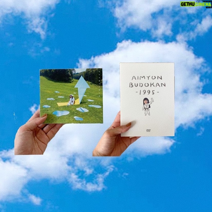 Aimyon Instagram - 9th Single 「空の青さを知る人よ/ 葵」 「AIMYON BUDOKAN -1995-」 発売日です。嬉しいです。 全然好きになって！ 届け〜〜〜。