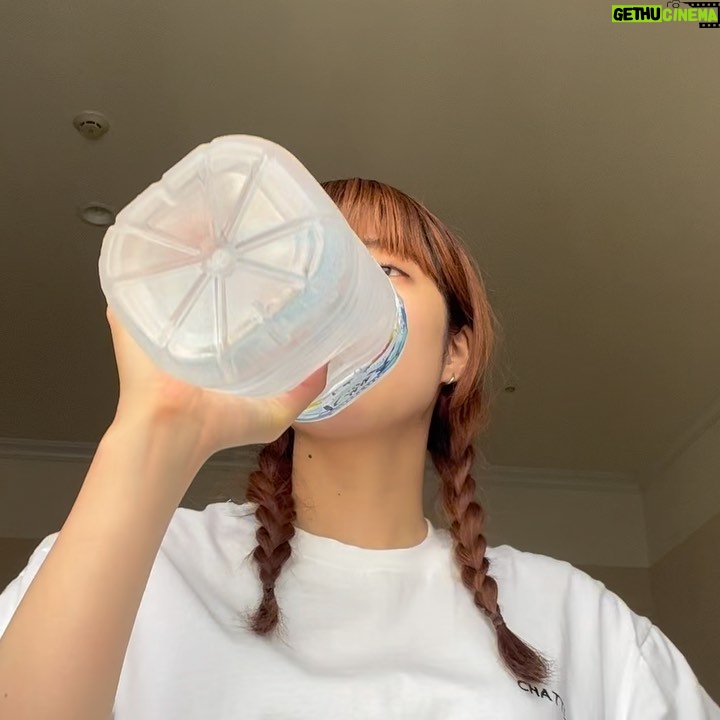 Aimyon - 255K Likes - ビールは水分補給にならないと知った28歳、
岡山県に着きました!