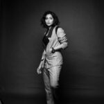 Aishwarya Lekshmi Instagram – Outtakes from an evening with the Girls 🩶

@mellowdrama_official . @renukaretnaswamy . @styledbysmiji . @kalwon_beauty . @hair_by_aiswaryaraj . @elevate_promotions