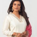 Aishwarya Rajesh Instagram - Exhale only love ❤️ Wearing @reshhim photography @prachuprashanth Stylish @soigne_official_ hairstylish @roselinhairstylist Makeup @ananthmakeup