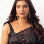 Aishwarya Rajesh Instagram - Black beauty ❤️ Photography @prachuprashanth Styling @soigne_official_ Makeup @ananthmakeup Saree @anyaonline.in