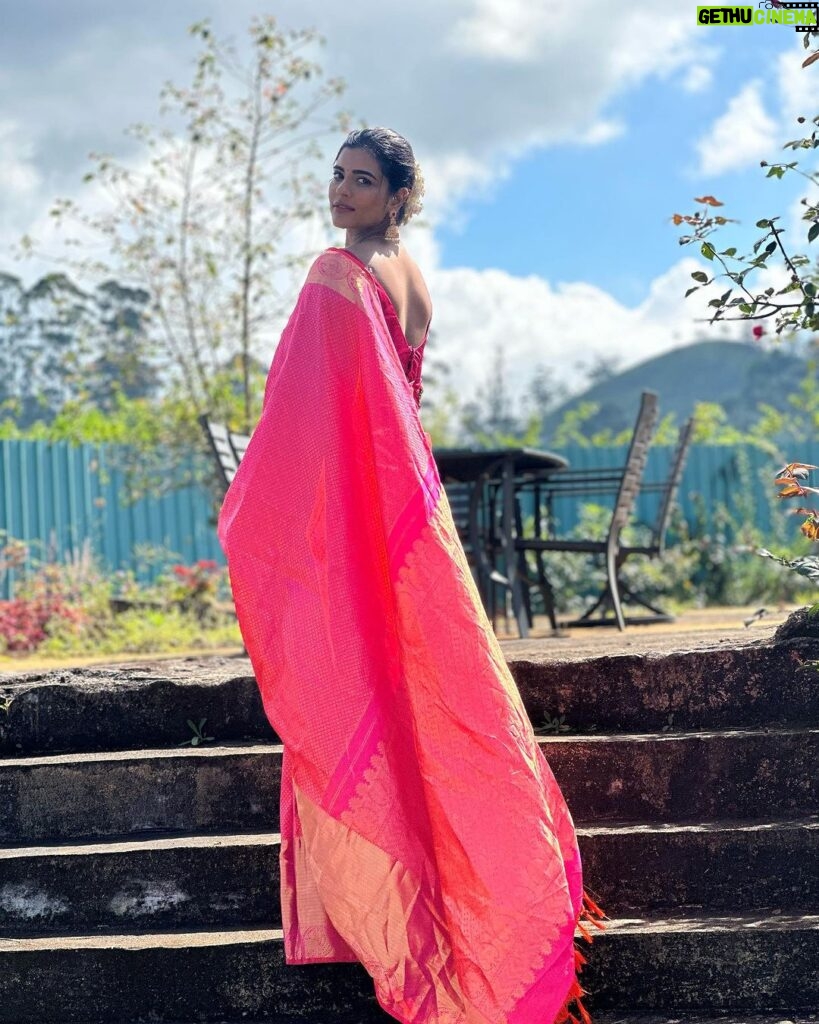 Aishwarya Rajesh Instagram - Always feels good when in saree ❤❤