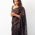 Aishwarya Rajesh Instagram - Black beauty ❤️ Photography @prachuprashanth Styling @soigne_official_ Makeup @ananthmakeup Saree @anyaonline.in