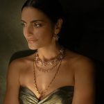 Aislinn Derbez Instagram - ¿Aún no tienes regalos para esta Navidad? La nueva colección “Venus” que creamos en @morenacorazon está de ensueño y cada pieza tiene simbolismos profundos. Checa la pag web de @morenacorazon para ver toda la colección y recuerda que hacemos envíos a todo el mundo!😍