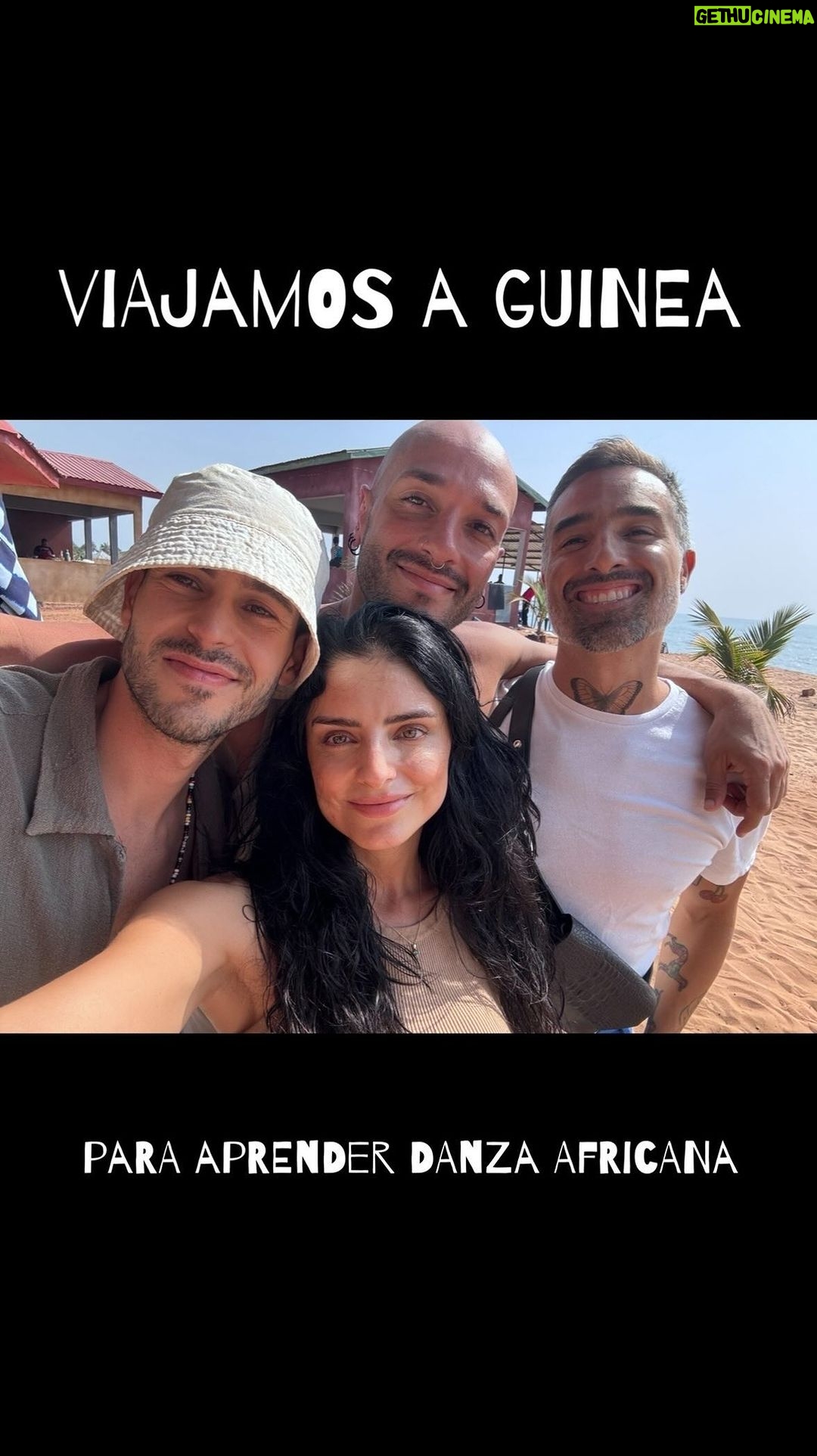 Aislinn Derbez Instagram - Estas últimas 2 semanas me fui con mis mejores amigos a uno de los viajes más inolvidables de mi vida. Quien me conoce sabe lo mucho que la música y danza africana significan para mí, pero hacerlo yo? jamás… lo veía como algo demasiado difícil e imposible. Romper esa barrera, volverlo parte de mi y conocer a tanta gente tan maravillosa me abrió el corazón de una manera inexplicable. Aquí les dejo una probadita de este sueño hecho realidad. Gracias @jaimekohen por invitarme y gracias @konodonretreat por tan maravillosa experiencia🥰 Guinea, Africa
