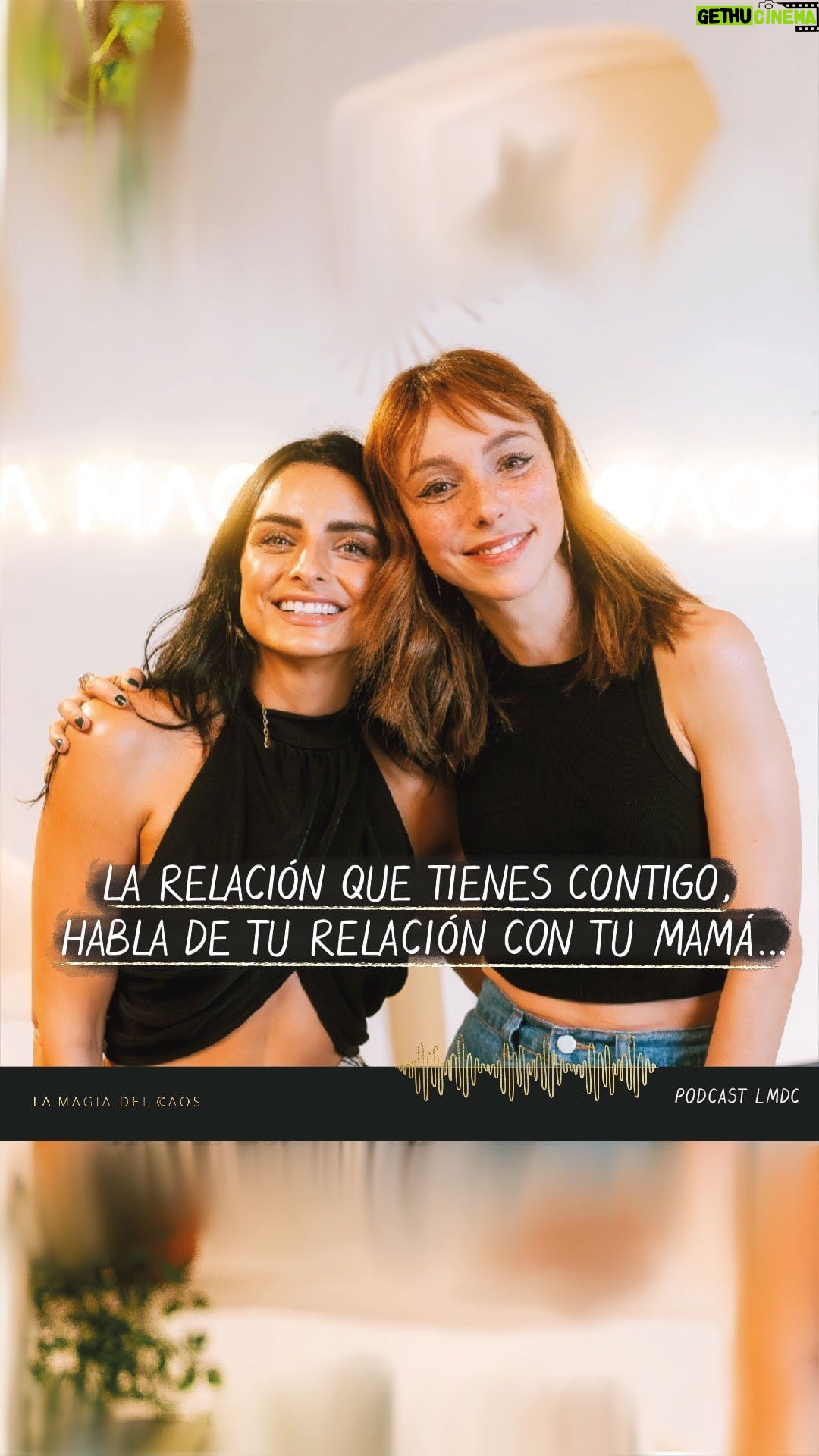 Aislinn Derbez Instagram - Muchas veces podemos ser un reflejo o espejearnos en muchas de nuestras relaciones pero cuando es una relación madre - hija la cosa se pone r-u-d-a 🫠 Siempre se nos ha dicho que las madres son maestras para las hijas pero muchas veces es al revés y nos topamos con la pared… De esto platique con @natalia_tellez en el capítulo “Cómo es perder a mamá y sanar tu linaje femenino” y también hablamos de: - Que carambas es el linaje feminino y como sanarlo - Cómo influyen l@s hij@s en una relación de pareja - Por qué las mujeres somos un espejo entre nosotras mismas - Cómo soltar las expectativas de los demás sobre nuestra vida - El duelo ante la pérdida de alguien tan importante como mamá - Cómo sanar el enojo que surge ante una pérdida inesperada ⚡¡Cuéntame por acá qué opinas tú de este capítulo! Me encanta leer tus comentarios.👇 *¡Recuerda que YA puedes escucharlo en Youtube, Facebook y TODAS las plataformas de audio (incluyendo Spotify, Apple Podcasts y Amazon Music)!
