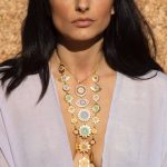 Aislinn Derbez Instagram - Hace 4 años me uní a @morenacorazon y creamos los diseños de mis sueños😍. La complicidad y reciprocidad que ha logrado la marca con los artesanos Wixárikas para trabajar de manera ética es de las cosas que más me enorgullecen de este trabajo. Cada pieza tiene un simbolismo profundo y un significado importante. Checa mis colecciones “Chakras” y “La Magia del Caos” en morenacorazon.com Ojo porque vienen nuevas colecciones próximamente!😱 Hacemos envíos a todo el mundo! 🌎