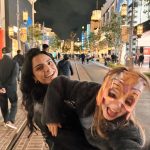 Aislinn Derbez Instagram - Y la seguiré cargando hasta que esté de mi tamaño😂🥰 Los Angeles, California