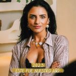 Aislinn Derbez Instagram - 2023: Cada logro vino acompañado de aprendizajes que sinceramente no esperábamos recibir este año… Aprendimos que hay cosas que aún no sabemos y que sólo la experiencia, nuevas adiciones al equipo, la paciencia y el tiempo, nos brindarán esa sabiduría… Sin embargo, creo que lo más importante que entendimos este año es que: si no celebramos nuestros logros, jamás habrá espacio para “hacer más” y “lograr más”. Es más importante celebrar “lo que sí hay” que quejarnos y señalar “sólo lo qué falta”. OJO: no queremos que el próximo año sea sólo pacífico y sin caos, queremos un año más lleno de retos que, una vez integrados, se conviertan en crecimiento y contenido de calidad para ustedes que son nuestra única razón de ser <3 Gracias a cada terapeuta, artista, emprendedor/a, maestr@ y auténtic@s loc@s que formaron parte del sueño que es LMDC este año… ¿Nos acompañas al 2024?