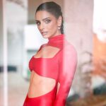 Aislinn Derbez Instagram - Aún no supero el look de ayer que me dejaron estos cracks🥰😁: 📸 @dddiegortiz styling @marmolviejo vestido @valco_valeriacoa makeup @pametp hair @aldo.ek