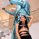Aislinn Derbez Instagram - Sabías que la tienda The Landmark de @tiffanyandco en NYC es la tienda de lujo más grande del mundo? Disfruté mucho este tour privado donde pude apreciar 10 pisos repletos de piezas de arte y diseño de los artistas contemporáneos más relevantes, además de joyería exclusiva e histórica que sólo encuentras ahí. 📸: @pablo_barajas Styling: @marmolviejo Ropa: @nisa_by_denisa @mariandreegaitan x @steponfashion Gracias @pamelaocampo @tiffanyandco