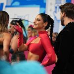 Aislinn Derbez Instagram - Una noche épica en los @mtvmiaw presentando el premio más icónico de la noche y demasiado orgullosa de que @lamagiadelcaos estuviera nominada a podcast favorito…😱🥰🎉 📸 @dddiegortiz styling @marmolviejo vestido @valco_valeriacoa makeup @pametp hair @aldo.ek