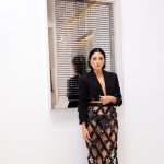 Aislinn Derbez Instagram - Me dieron un tour exclusivo a la icónica tienda insignia de @tiffanyandco The Landmark en NYC, la cual se remodeló hace 2 meses y el legendario @petermarinoarchitect reinventó la arquitectura interior, conservando la fachada externa original de 1940. Lo mejor es que no sólo es una tienda, sino como una especie de museo ya que tiene 10 pisos repletos de piezas de arte y diseño de los artistas contemporáneos más relevantes, además de joyería exclusiva que sólo encuentras ahí. Esta tienda definitivamente representa una nueva era para Tiffany & CO. 📸: @pablo_barajas Styling: @marmolviejo Ropa: @nisa_by_denisa @mariandreegaitan x @steponfashion Gracias @pamelaocampo Tiffany Landmark