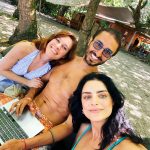 Aislinn Derbez Instagram – Hace meses le prometí a Kai este curso de verano en @zunya
Me quedé en una serie que se graba todo el verano y estaba dispuesta a perder el trabajo si no me daban chance, pero aceptaron parar una semana para que pudiera ir y fue maravilloso😍
Estar en uno de mis lugares favoritos con algunas de mis personas favoritas y que mi hija tenga siempre estas memorias es de lo que más me llena el corazón y siempre será una prioridad🥹♥️
Ojalá cada vez sea menos difícil encontrar proyectos y lugares así en el mundo donde nuestros hijos puedan ser más libres, salvajes y felices🦋🐾🌴🌊🌈🔥 Zunya