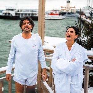 Aislinn Derbez Instagram - Cuéntenme ¿qué tanto les está gustando esta temporada de @deviajeconlosderbez ? ¿Cuál ha sido su momento favorito? Y si no la han visto, qué esperan?!