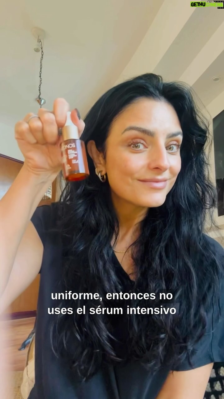 Aislinn Derbez Instagram - Si no te interesa tener una piel luminosa y uniforme, prevenir la pérdida de vitalidad, reducir las lineas finas, uniformizar tu piel, reparar daños y neutralizar en un 90% la acción de los radicales libres, entonces el serum intensivo antioxidante de Natura Chronos no es para ti 😉. @natura.mexico #natura #naturachronos #serumchronos #skincare #crueltyfreeproducts #vegan #vitaminac