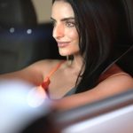Aislinn Derbez Instagram - La nueva #BuickEnvista tiene un diseño perfecto. Sus acabados, desde el exterior hasta el interior, inspiran a nivel estético y funcional para quienes la conocemos. Estar a bordo de este crossover definitivamente #TeQueda, porque está pensado para complementar tu camino. @buickmexico #NuevaBuickEnvista #TeQueda 📸 @dddiegortiz