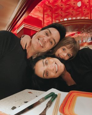 Aislinn Derbez Instagram - Feliz cumple número 6 Kailani 🥳 🎂 🎈 Te amamos inmensamente y somos muy afortunados de que seas nuestra hija!! 🥰❤️💫