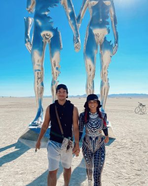 Aislinn Derbez Instagram - Happy birthday twin @vadhird 🥰 
te amo con todo mi❤️
A poco no mi papá se las ingenió en tener gemelos? diferentes fechas y diferentes mamás pero gemelos…😂