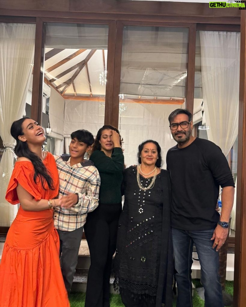 Ajay Devgn Instagram - First post of 2024 and the thought that keeps coming gratitude gratitude gratitude .. #newyearvibe #family #letitrollout #2024