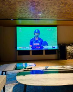Ajay Devgn Instagram - Devgn’s collective roar for Team India 💙 Bring home the 🏆 #indvsausfinal #cwc23final