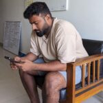 Aju Varghese Instagram - പടം ഹിറ്റ്‌ ആയി എന്ന് എല്ലാ reviews - സും വായിച്ചു നോക്കി വീണ്ടും വീണ്ടും ഉറപ്പിക്കുന്ന ഫീനിക്സിന്റെ അമരക്കാരൻ Vishnu Bharathan ❤️❤️❤️ Thank you all..!! 🙏🙏🙏🙏🙏 Phoenix soaring high..!! ❤️❤️💪💪