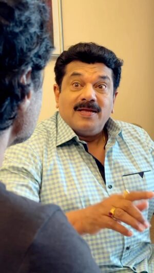 Aju Varghese Instagram - കിട്ടി… ആളെ കിട്ടി... പറ്റിച്ചു പ്രൊമോഷൻസ് ചെയ്യിപ്പിക്കുന്ന ശെരിക്കും ഉള്ള ആളെ കിട്ടി.