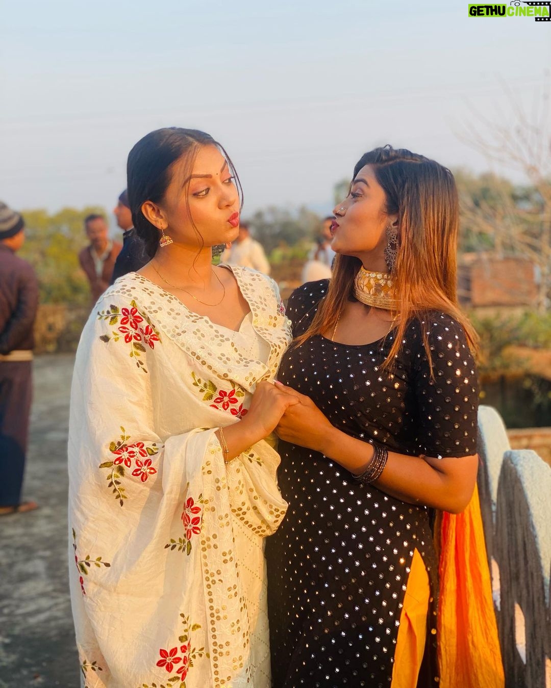 Akanksha Dubey Instagram - Wishing you a very happy birthday 🎂🍫@akankshadubey_official baby ❤️ God bless you 🫰🏻 . . . . . . . #happybirthday #birthdaygirl #godblessyou #keepgoing #keepsmiling #keepshining🌟 #loveyou #rakshaguptaofficial #akanshadubey