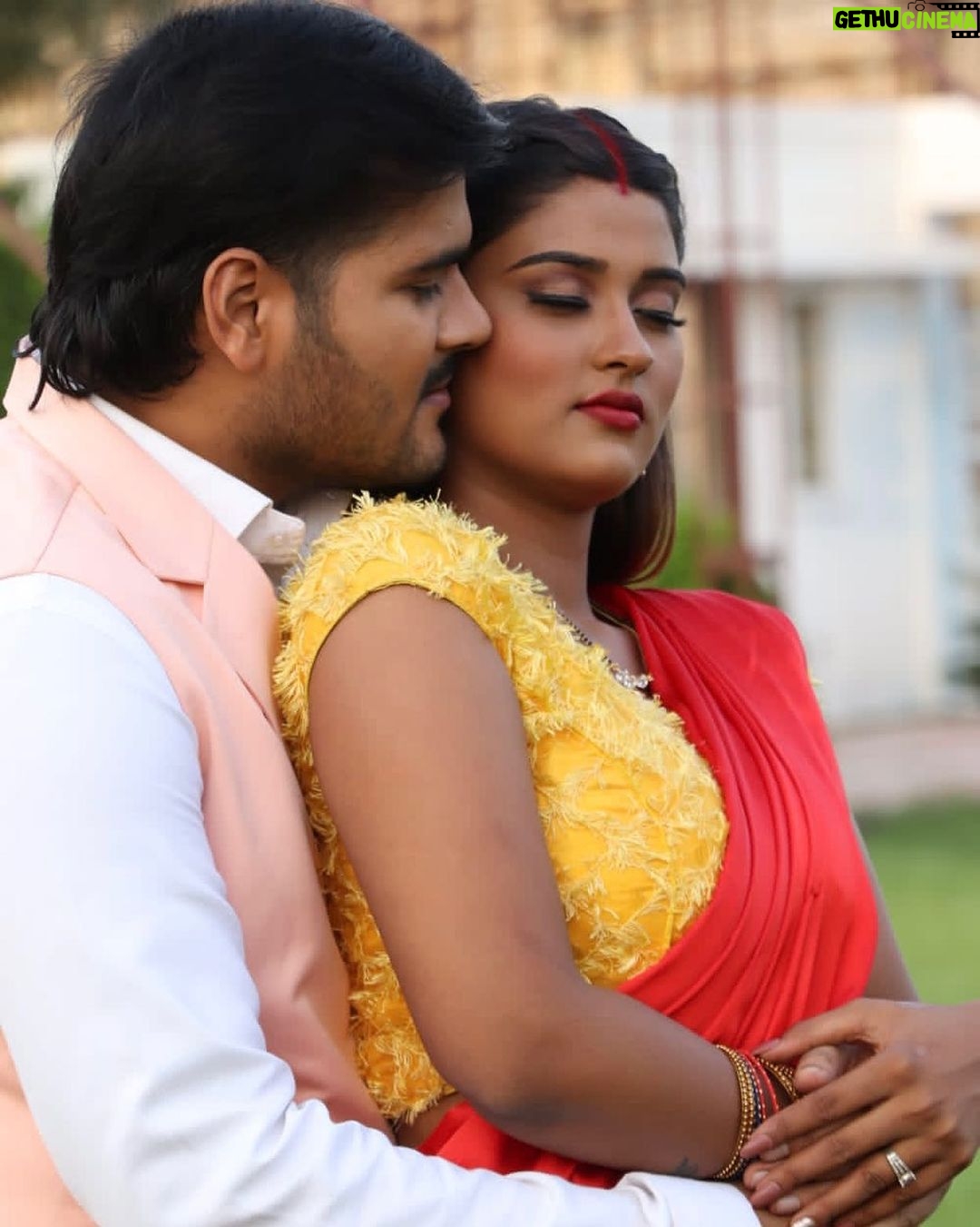 Akanksha Dubey Instagram - ❤️🙈🙈 @arvindakelakallu #akankshadubey