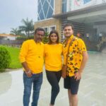 Akanksha Dubey Instagram - Thank you so much sir aapke sath dubara kaam karke bhut accha lga miss you everyone @arvindakelakallu @dirctorsanjayshrivastav #akankshadubey