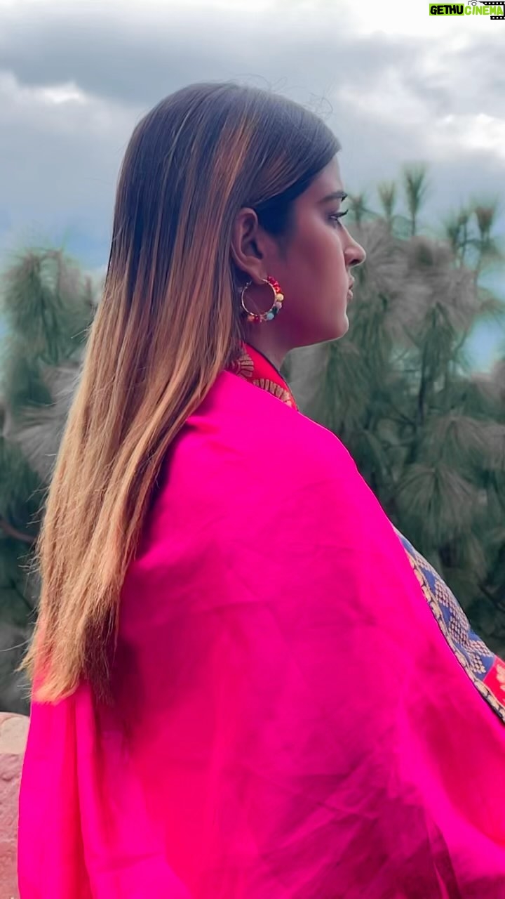 Akanksha Dubey Instagram - Koi umrada sath ☹️😣 #akankshadubey